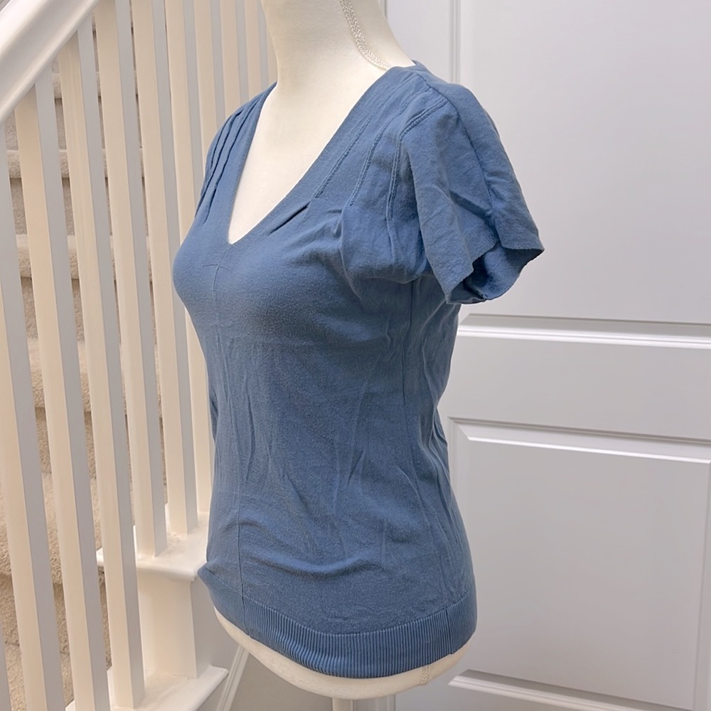 GAP Factory Top - Picture 2 of 7